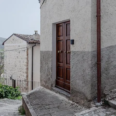 Dimora&rifugio D'altri Tempi By Rentbeat Apartment
